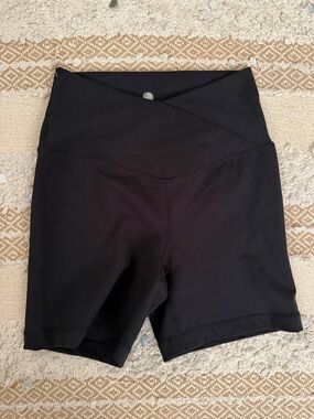 Yogalicious Total High-Waist Black Women’s Active Shorts size xs euc